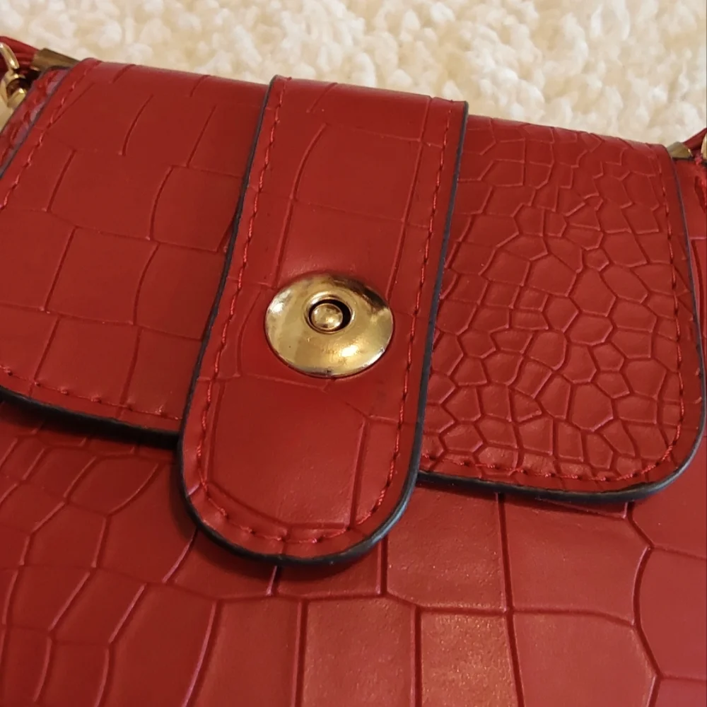 🌺 NEW Vegan Leather Cell Phone Case w/Crossbody Strap